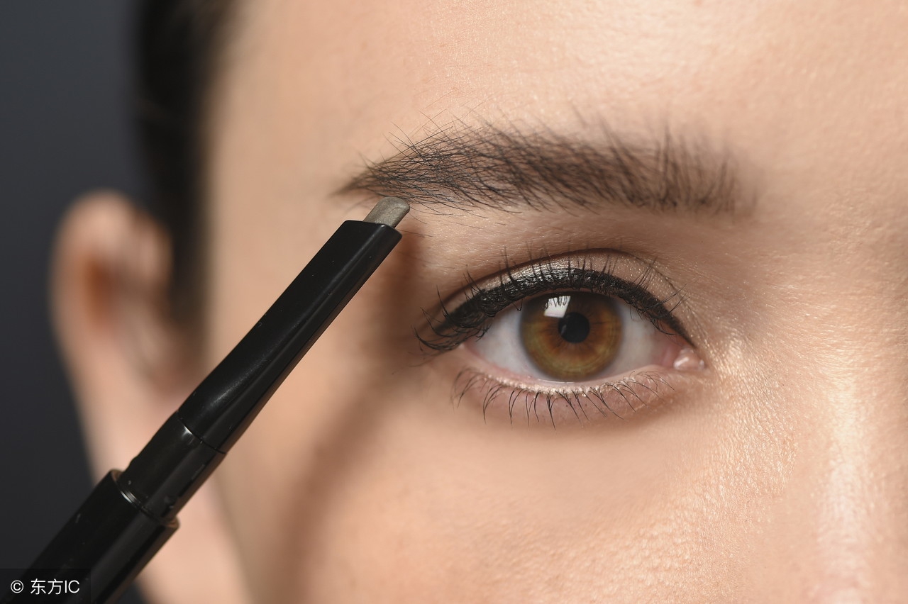 裸妆女生怎么画,怎么画逼真的裸妆女人