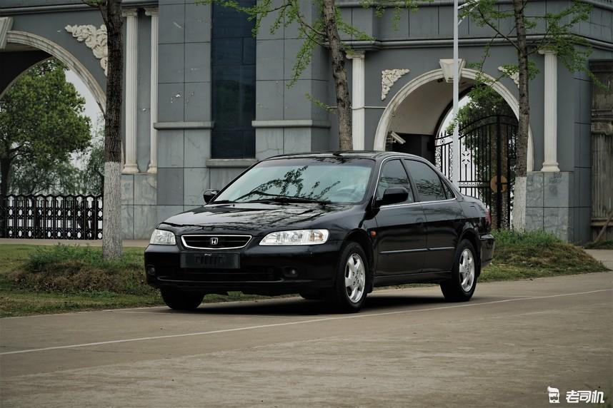 新一代第十二代本田雅阁,凯美瑞2021精英版和雅阁20211.5t