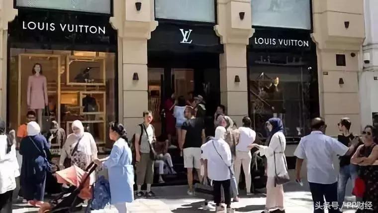 LV、GUCCI买一送三、坐地可净赚17万？“羊毛*党**”们跨海薅羊毛