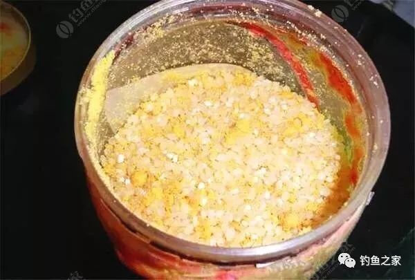 如何自制鲫鱼窝料,最简单鲫鱼窝料的自制配方