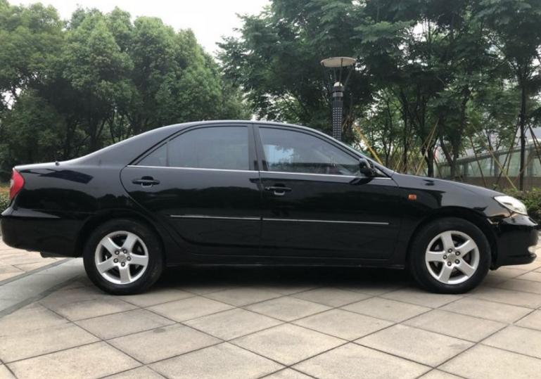 以前开丰田佳美,小伙花8万买丰田给他爸