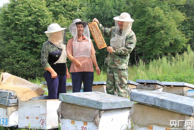 最热时节，他们在为困难群众忙些啥