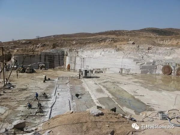 山东黄绣石花岗岩,山东花岗岩黄锈石多少钱