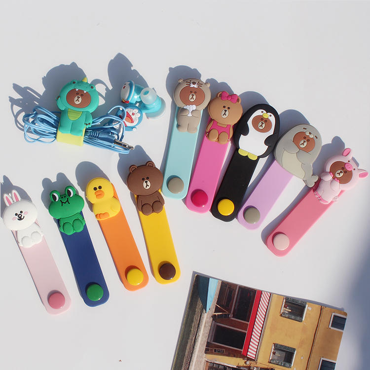 小姐姐,你们的包包里都装着什么呀?