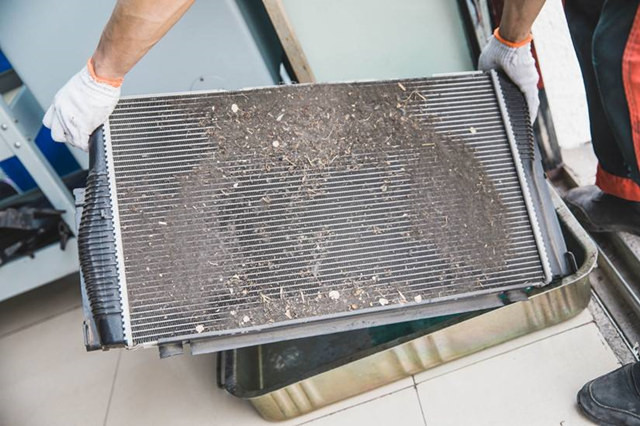 汽车水箱清洗不拆,汽车水箱不清理会如何