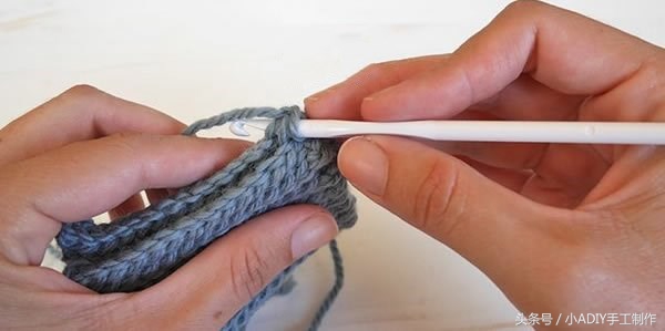 钩织小南瓜的教程和视频,超迷你可爱的小南瓜钩织挂件