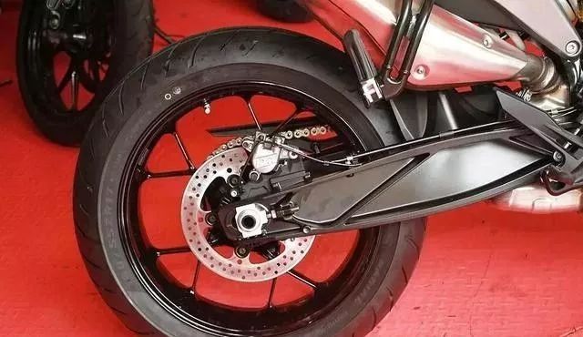 新款ktm790duke水泥灰,ktm发布2018款duke790多少钱