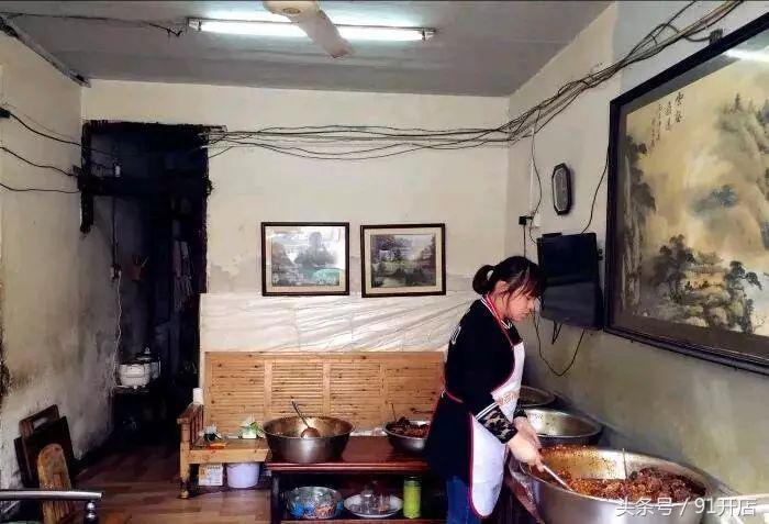 兔头一年卖100万只兔,一天卖200只的兔子