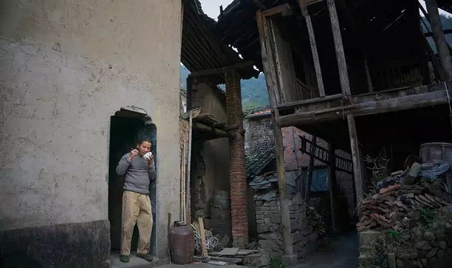 男人几岁不结婚算是光棍,男人不结婚会有什么下场