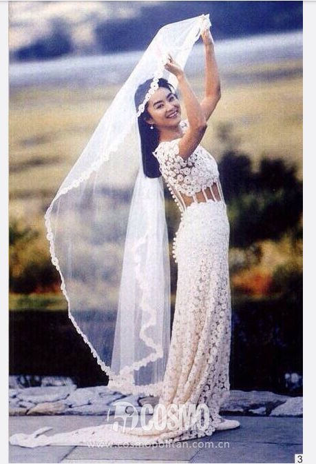 时髦办｜这位法国造型师穿衬衫结婚了，让我想起了赫本的头巾