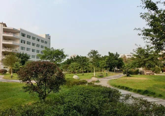 比二本线高一点的学校,比二本线多1分的本科能被录取吗