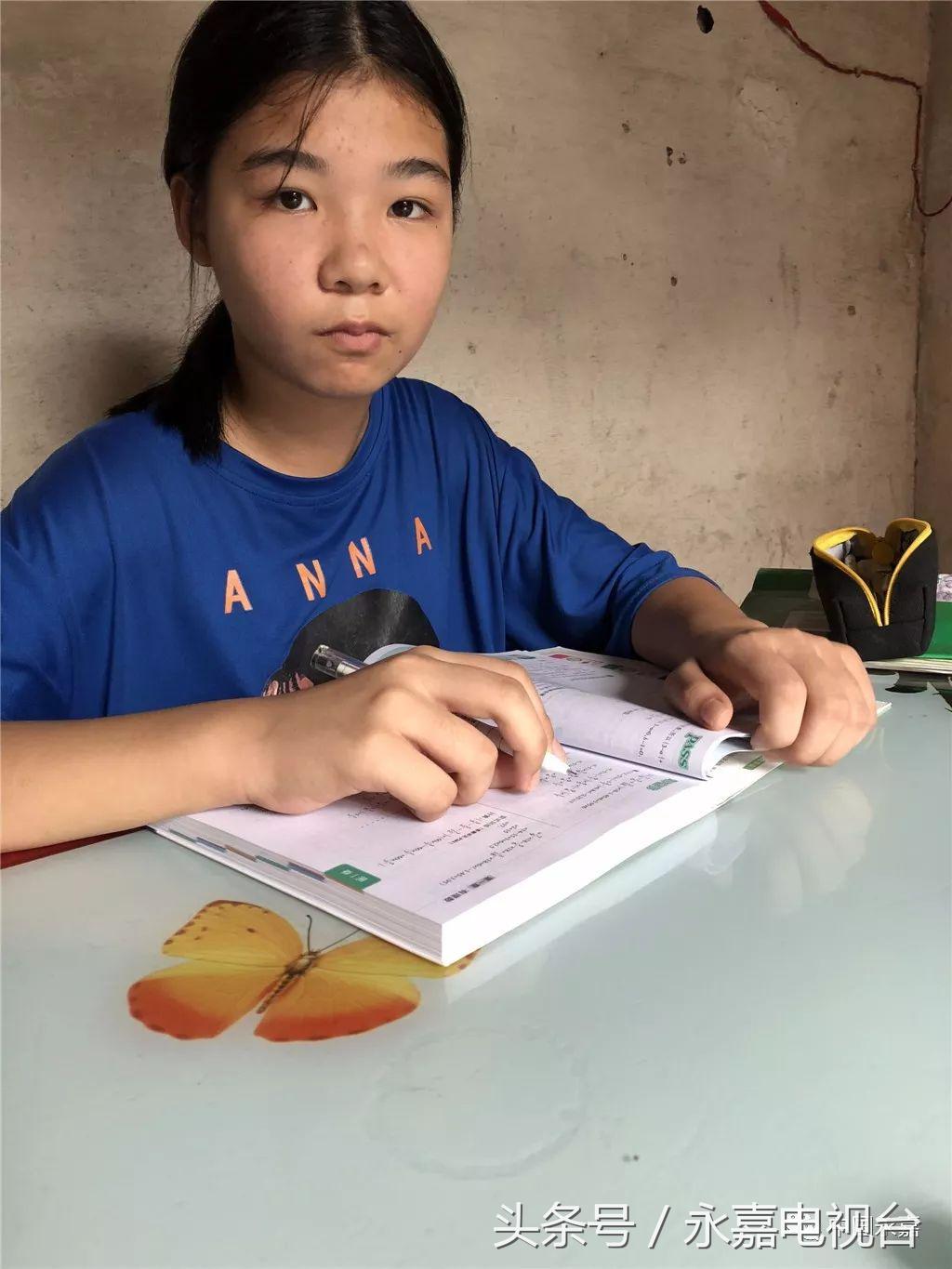 永嘉这位小女孩凭借一幅科幻画,一路过关获国家级一等奖!