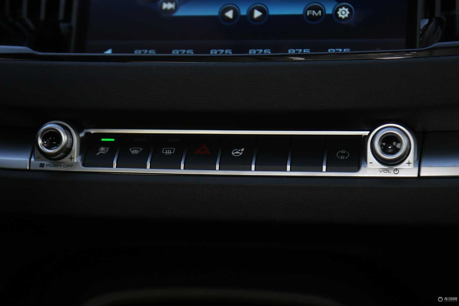 扔下了女朋友去草原试驾哈弗H2s7万块的个性小车成为了“新欢”