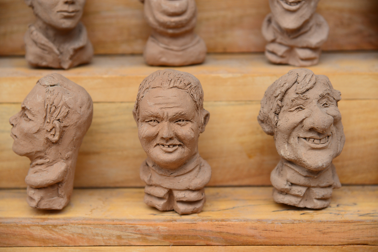 别人说自己干活老错怎么回复,雇人干活把活干错了咋办