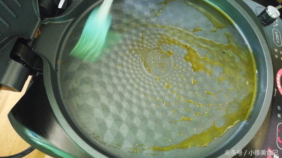 电饼铛烙饼不发硬的技巧图解,电饼铛烙饼不硬的窍门