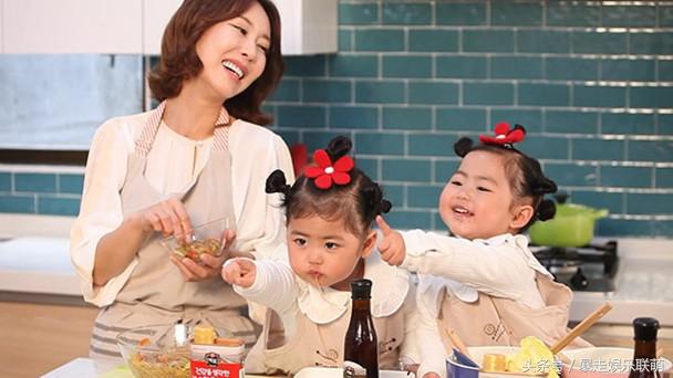 韩国双胞胎星二代因妈妈赌博再次上媒体，网友开始担心她们的生活