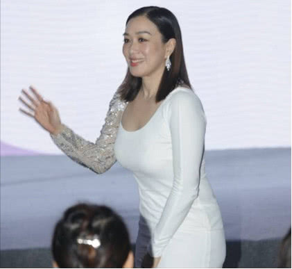 钟丽缇回应身材走形了,钟丽缇张伦硕连麦回应直播间落泪