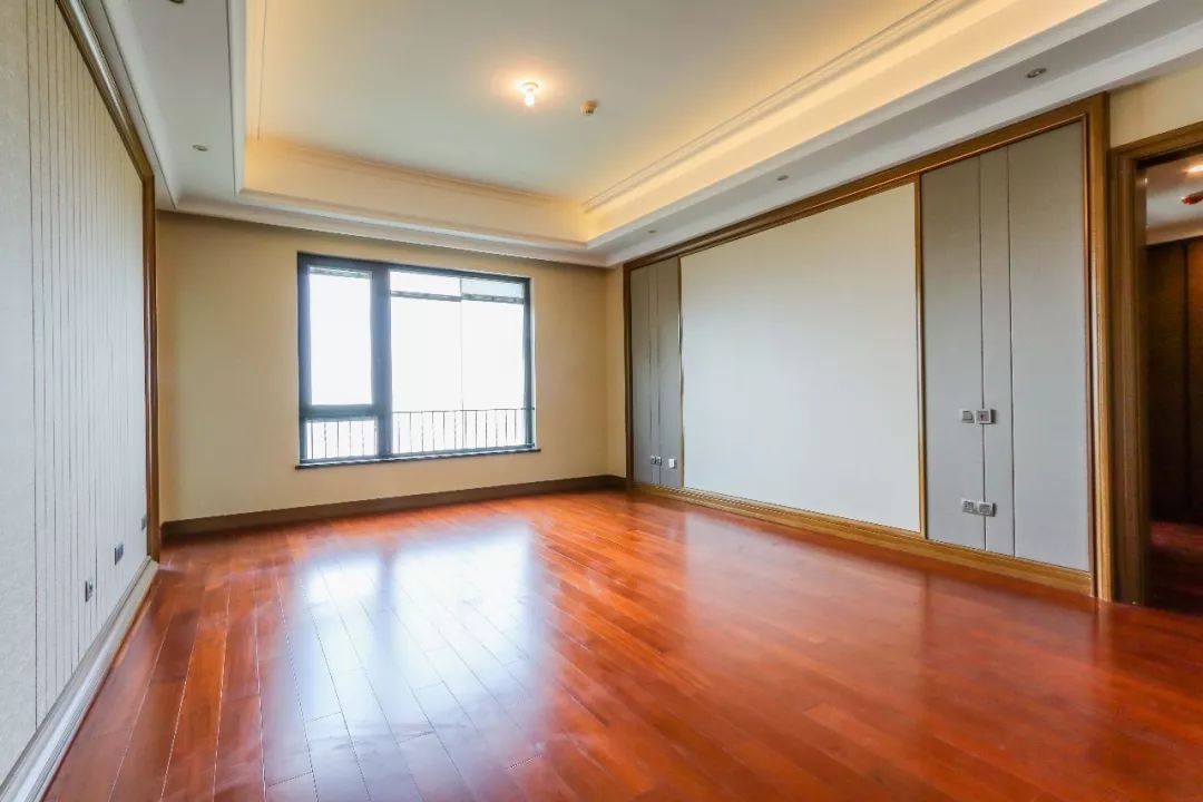 仁恒江湾天成380㎡，河西最顶级大平层！客厅开间层高逆天……