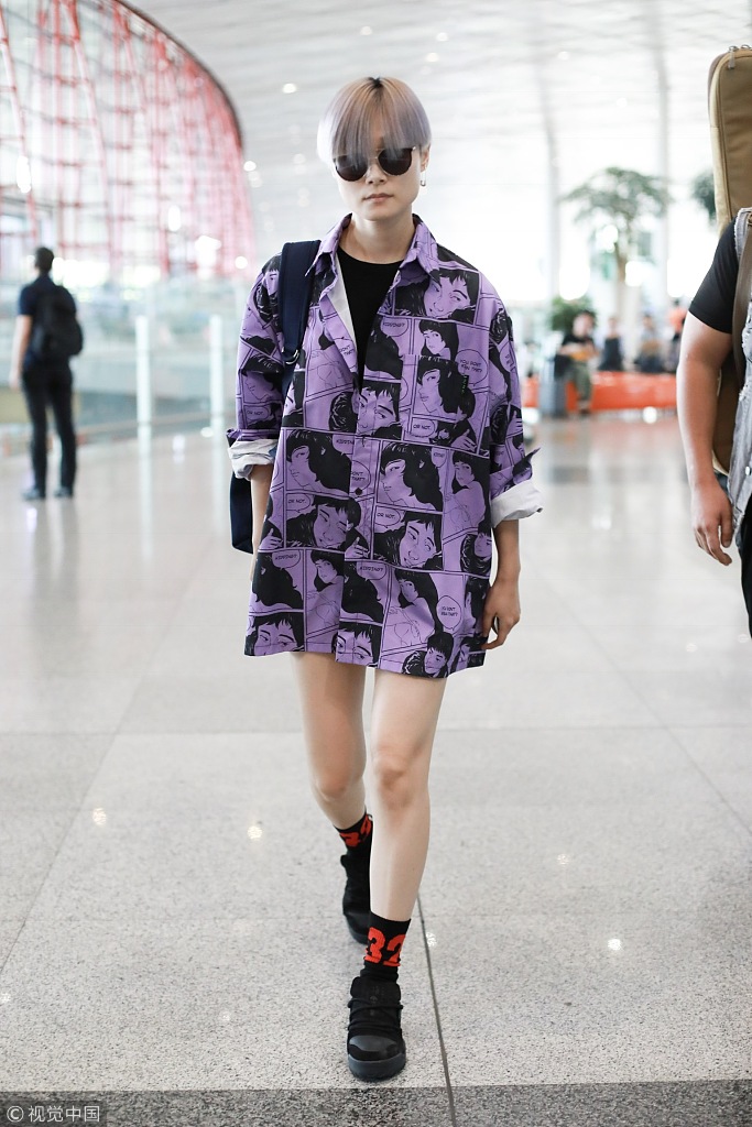 初秋穿衣“腿精”有套路下衣失踪学生袜帮你远离老寒腿