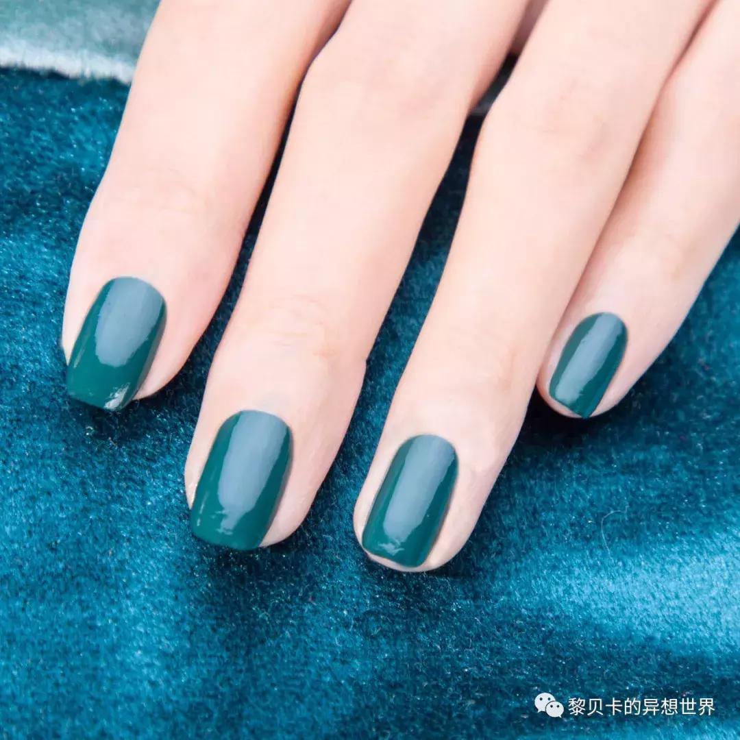 夏天指甲油2022年新款显白图片,显手白的十种指甲油推荐