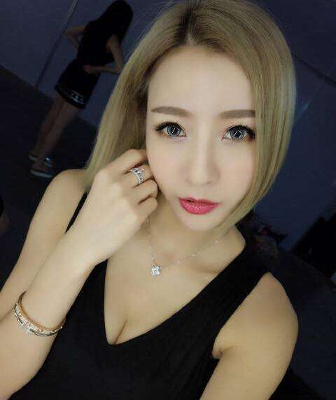 爱情公寓2酒吧女服务员,爱情公寓里的酒吧服务员