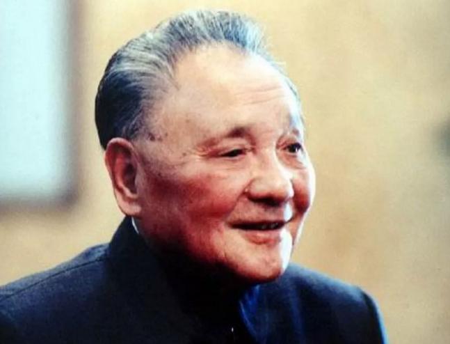 今天是*小平邓**诞辰114周年，让我们道一声：小平，您好！