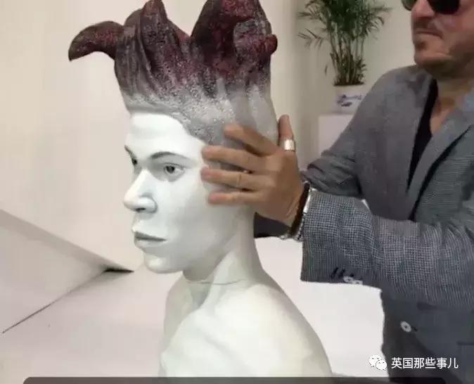 只爱恶作剧靠什么养家？他把所有东西变成纸捉弄人，这手艺简直了