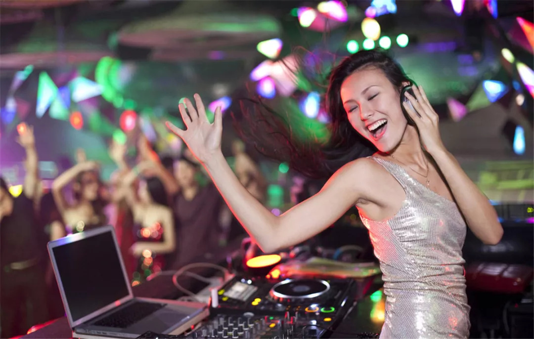 登上这艘神秘大船,体验24小时的时光穿越!