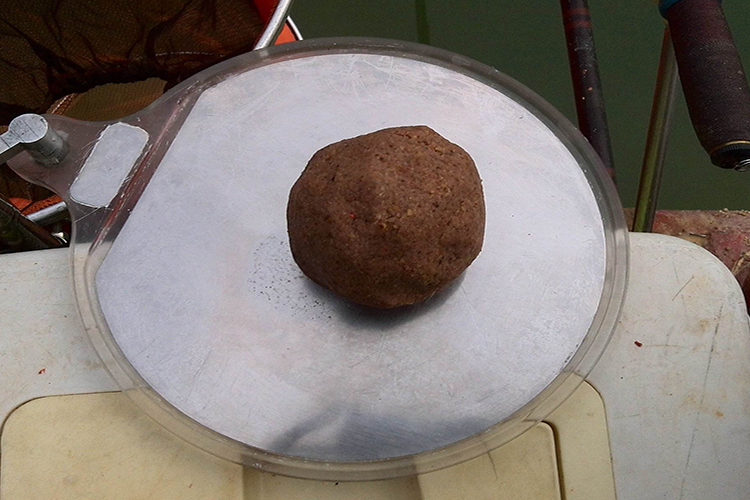 开饵料拉丝太多怎么办,饵料拉丝粉加多了能钓到鱼吗