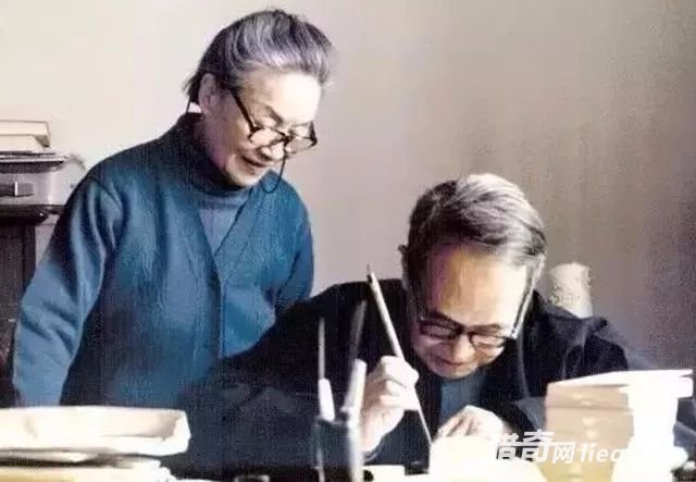 张爱玲生活和性格长期存在矛盾吗,张爱玲是个什么样性格的人