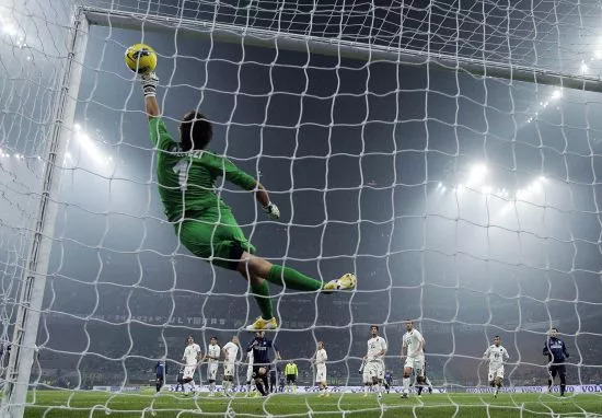 提高足球个人技术的十个简单练习,足球基本功训练过人零基础