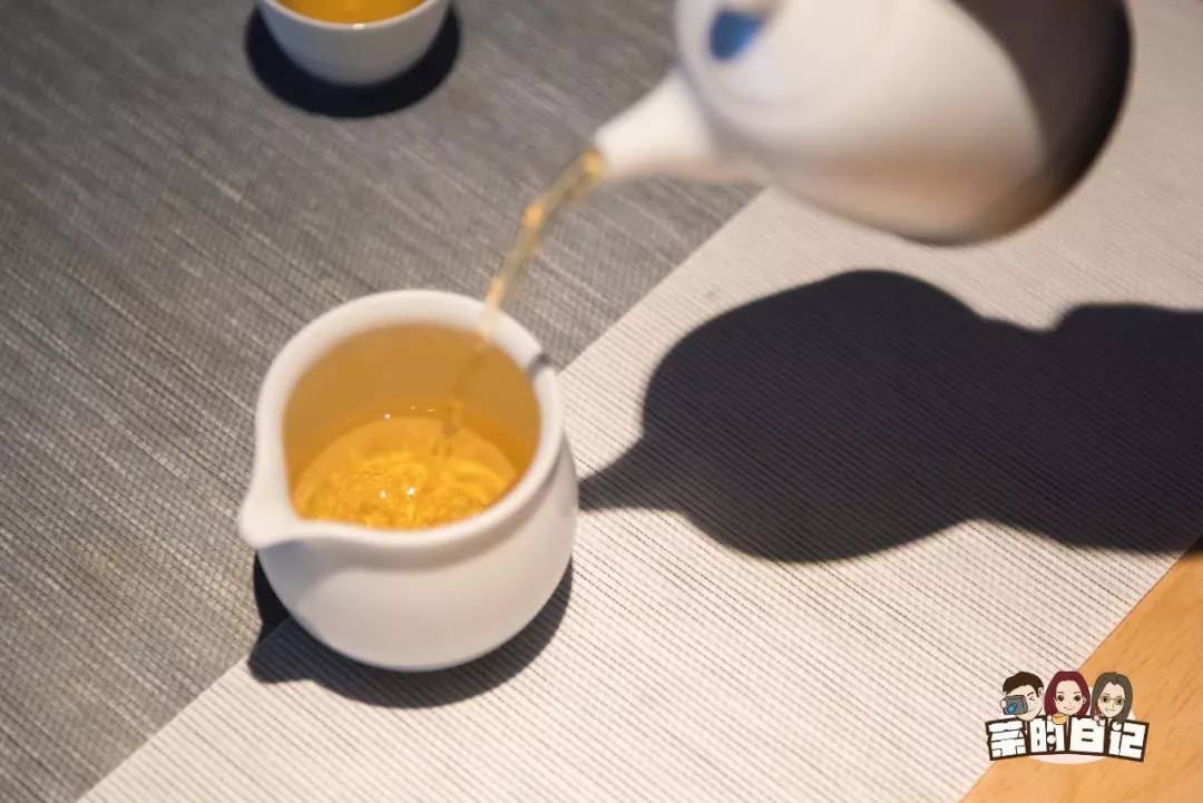 一喝单丛误终生从蜜兰香开始,一喝单丛茶就胃疼