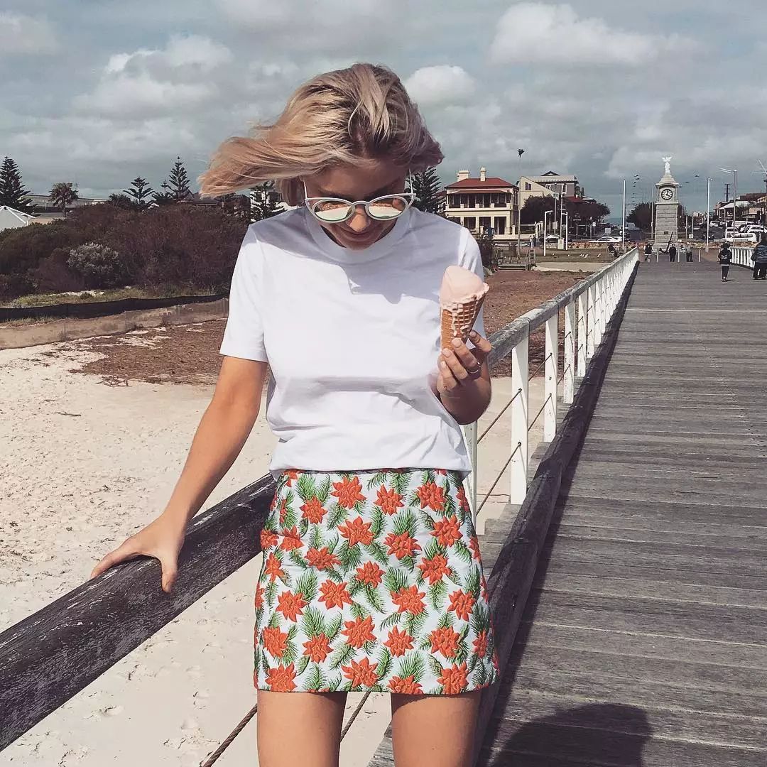 梨形身材穿鱼尾短裙150,梨形身材黑色a字半身短裙