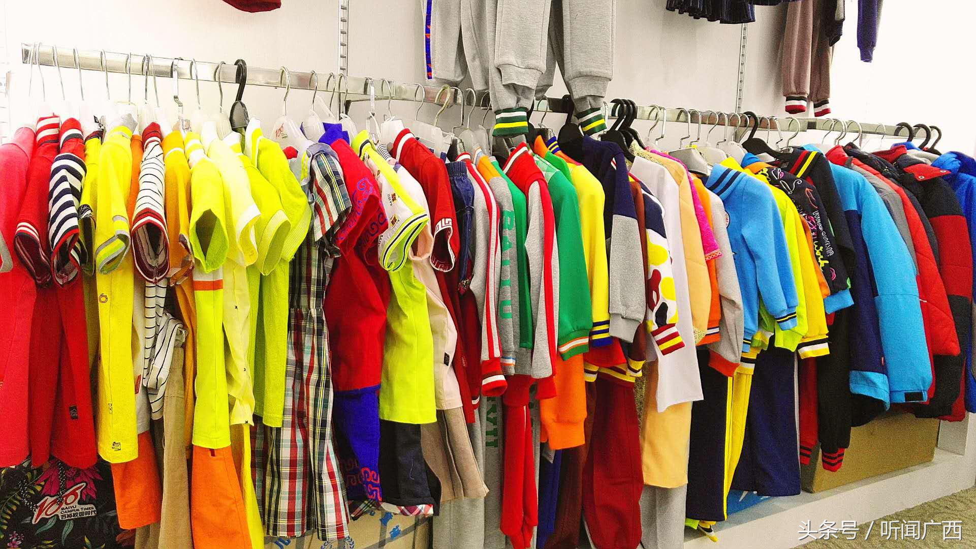 南宁校服新希望换装,南宁市小学生校服新希望