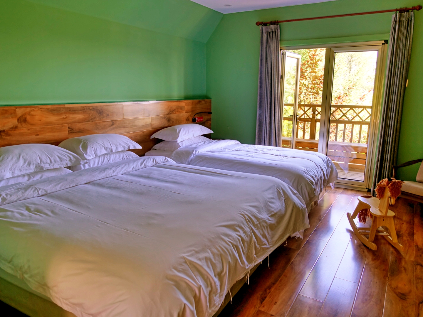 大森林里的小木屋秋雨后美成让人窒息云海小木屋离北京120公里