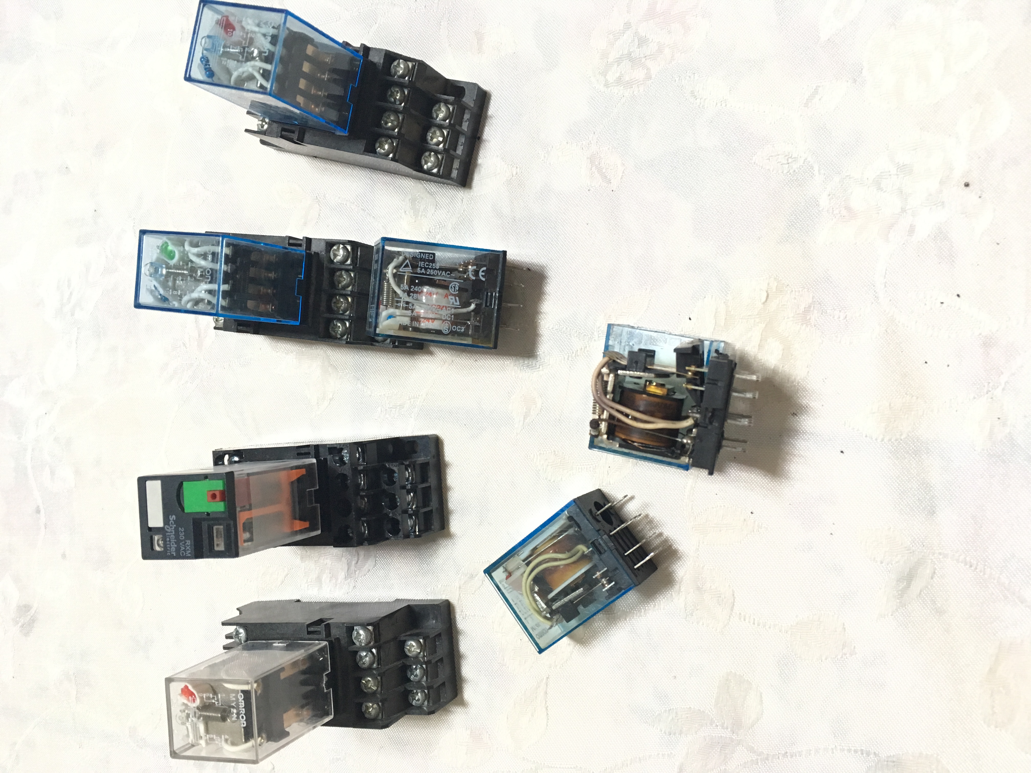 继电器烧了怎么维修图解,中间继电器为什么一直烧