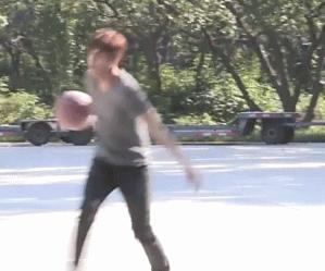 为什么李易峰话题度那么高,李易峰和粉丝相爱相杀的瞬间