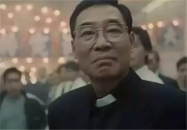 逃学威龙三部曲哪部最好看,逃学威龙的3个经典