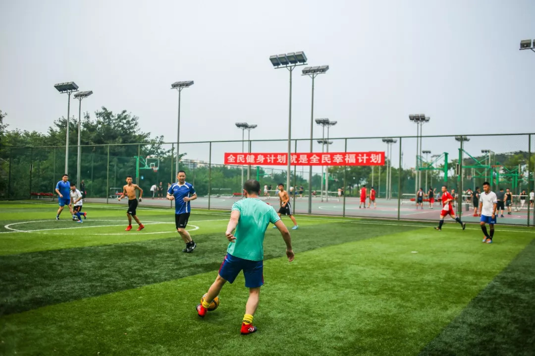 映象青白江｜汗流浃背才快活！傍晚的文体中心有最活力激情的一面！