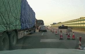 开车交通安全常识大全图,新手看交通事故车辆行驶技巧