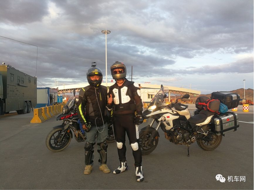 骑自行车穿越罗布泊路线,trk502骑行视频第一视角