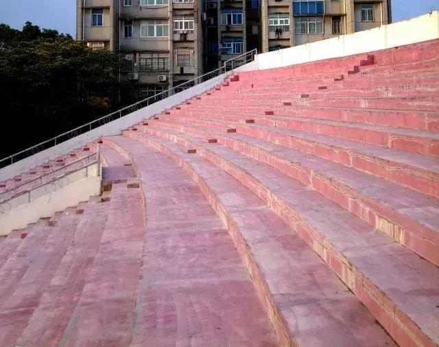 湖工款“AJ”今日正式上线！带你体验不一样的湖工时尚