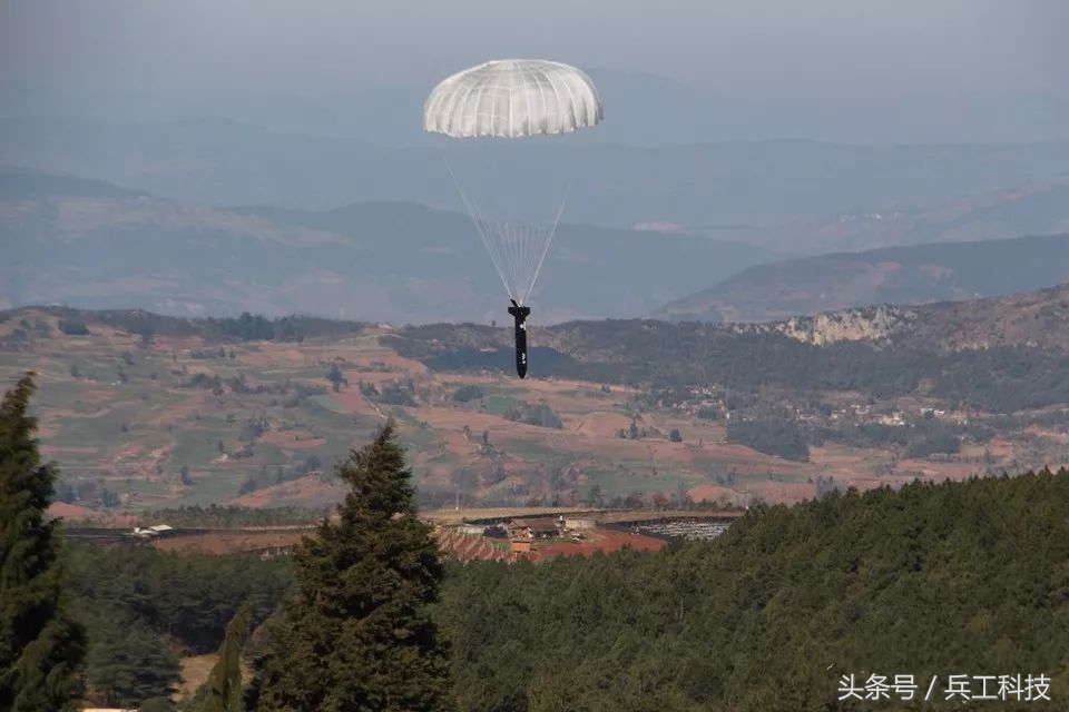 解放军无人机高海拔运送物资,无人机直升机后勤补给