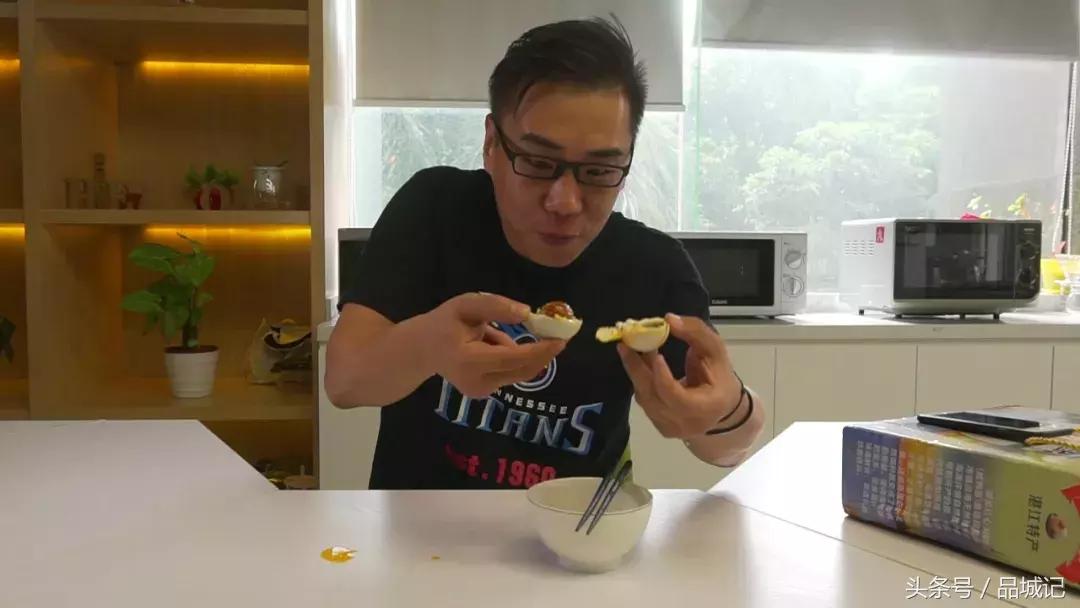 四川正宗流油的咸鸭蛋,吴川即食海鸭蛋