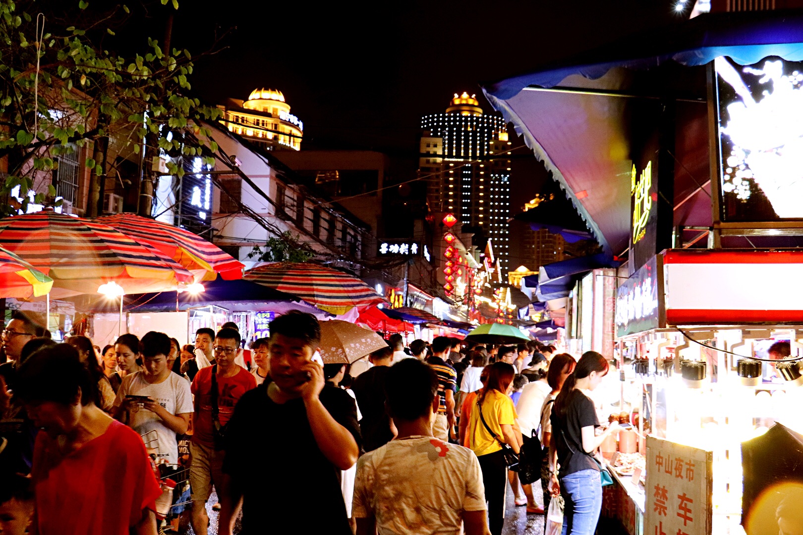 来广西南宁一定要品尝的6道小吃,南宁白天值得逛的美食街