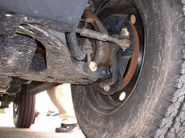 汽车吃胎维修,汽车吃胎修复