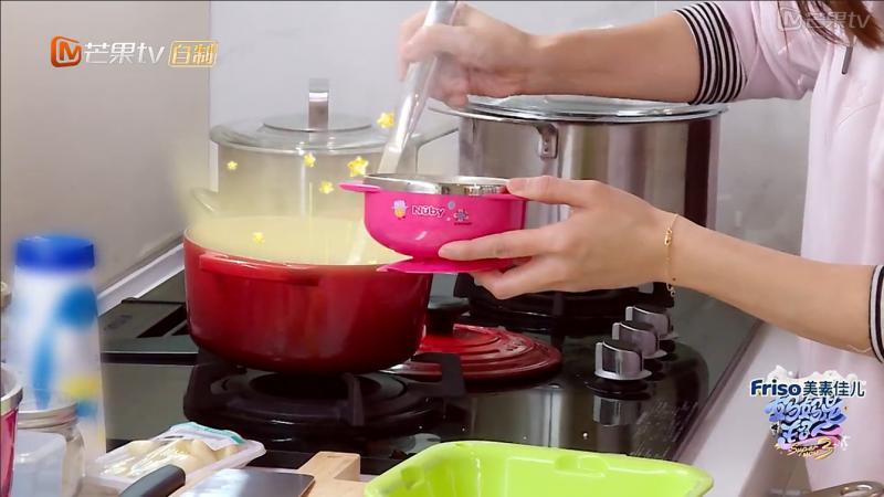 咘咘和波妞送妈妈礼物,波妞和咘咘同款乳名