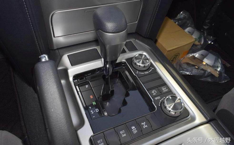 亚瑟王神剑版柴油D4DV8陆巡——欧版最顶配