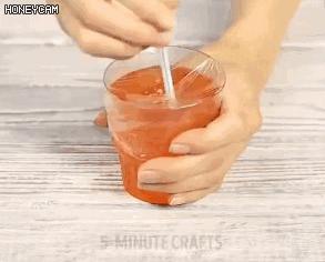 马桶堵保鲜膜怎么疏通,马桶堵了怎么用保鲜膜