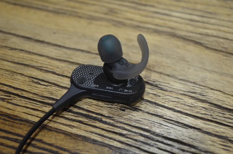 jeet和akg耳机哪个音质好,索尼和akg哪个耳机好